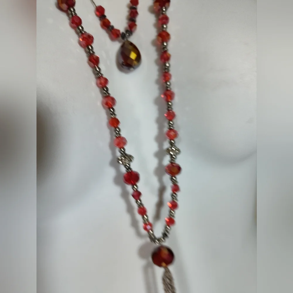 Elegant Red Beaded Necklace and Bracelet Set